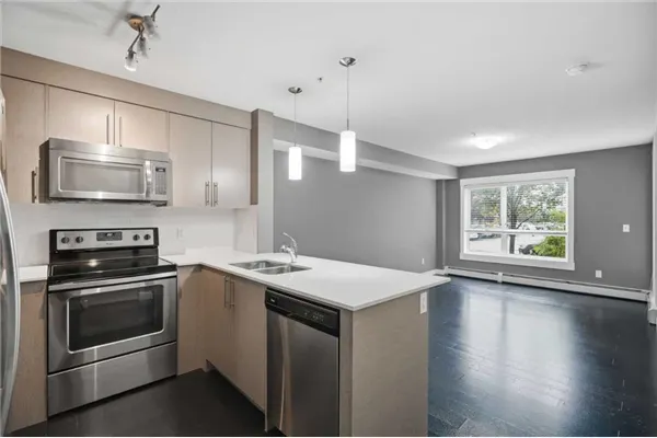 302 Skyview Ranch Drive NE