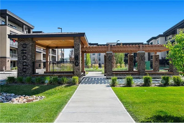 80 Greenbriar Place NW