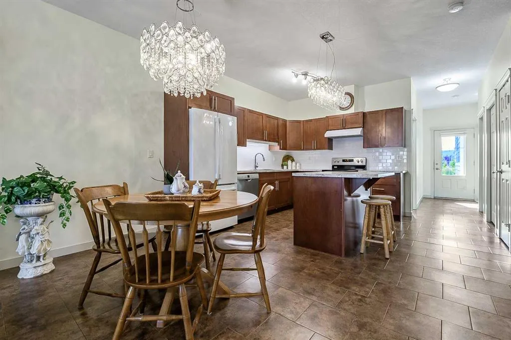 14 Sunrise Place NE