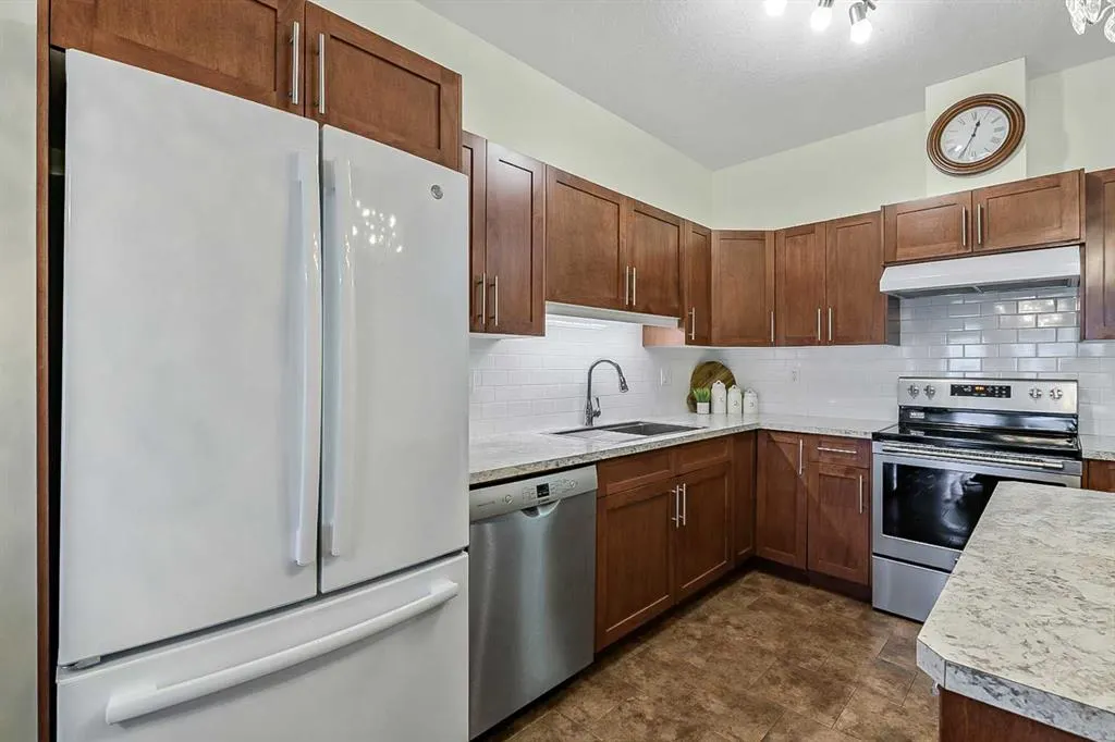 14 Sunrise Place NE