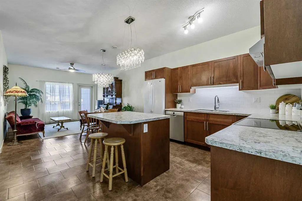 14 Sunrise Place NE