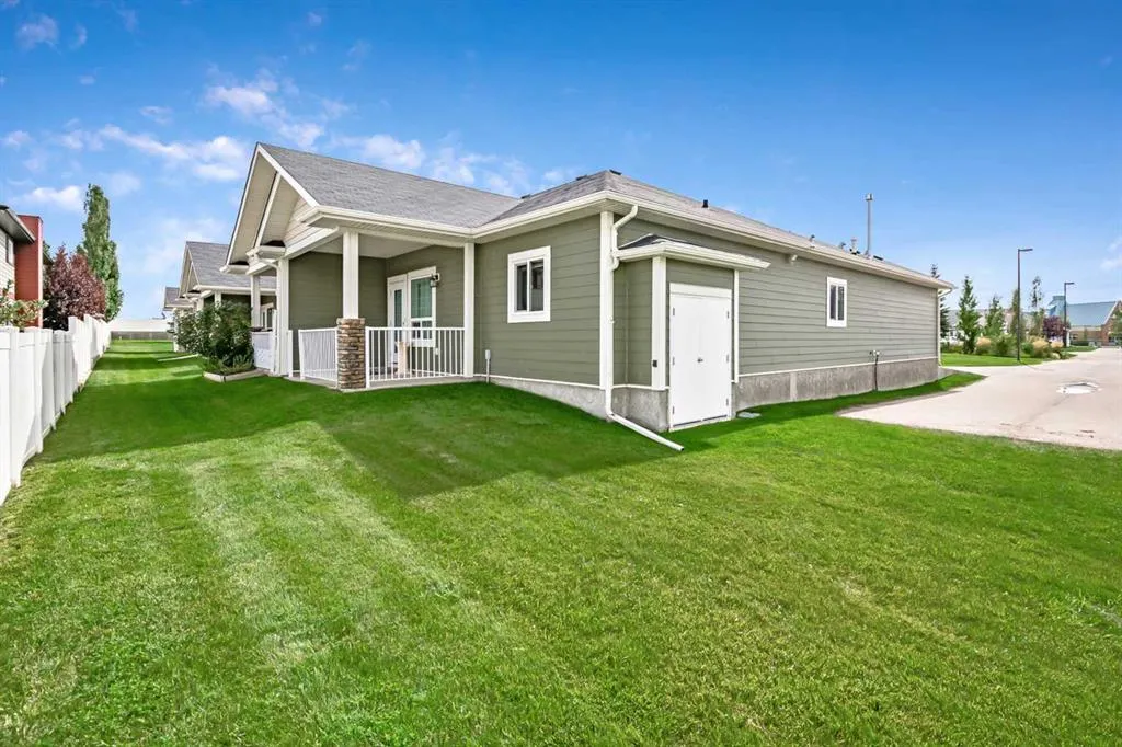 14 Sunrise Place NE