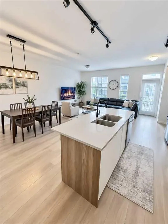 176 Walgrove Common SE
