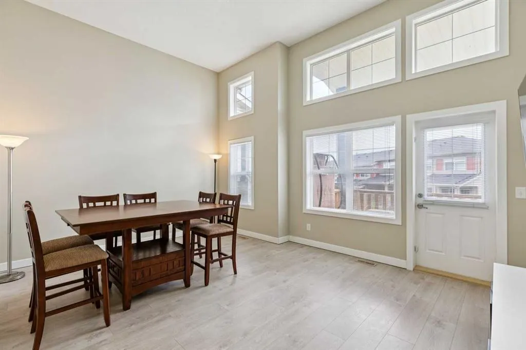 55 Panatella Road NW