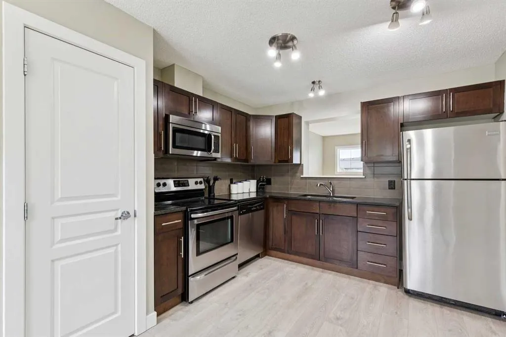 55 Panatella Road NW