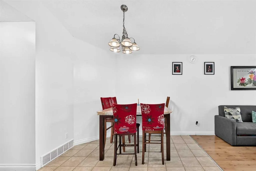 1062 Bridlemeadows Manor SW