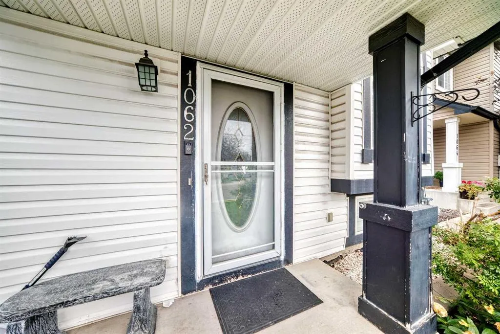 1062 Bridlemeadows Manor SW