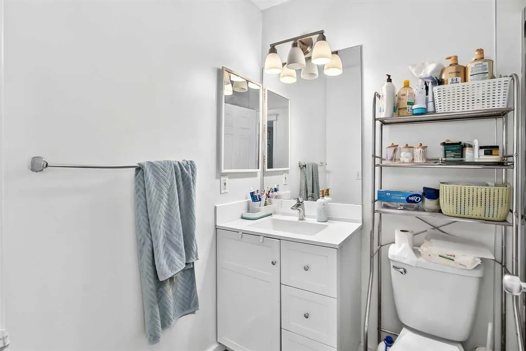 1062 Bridlemeadows Manor SW