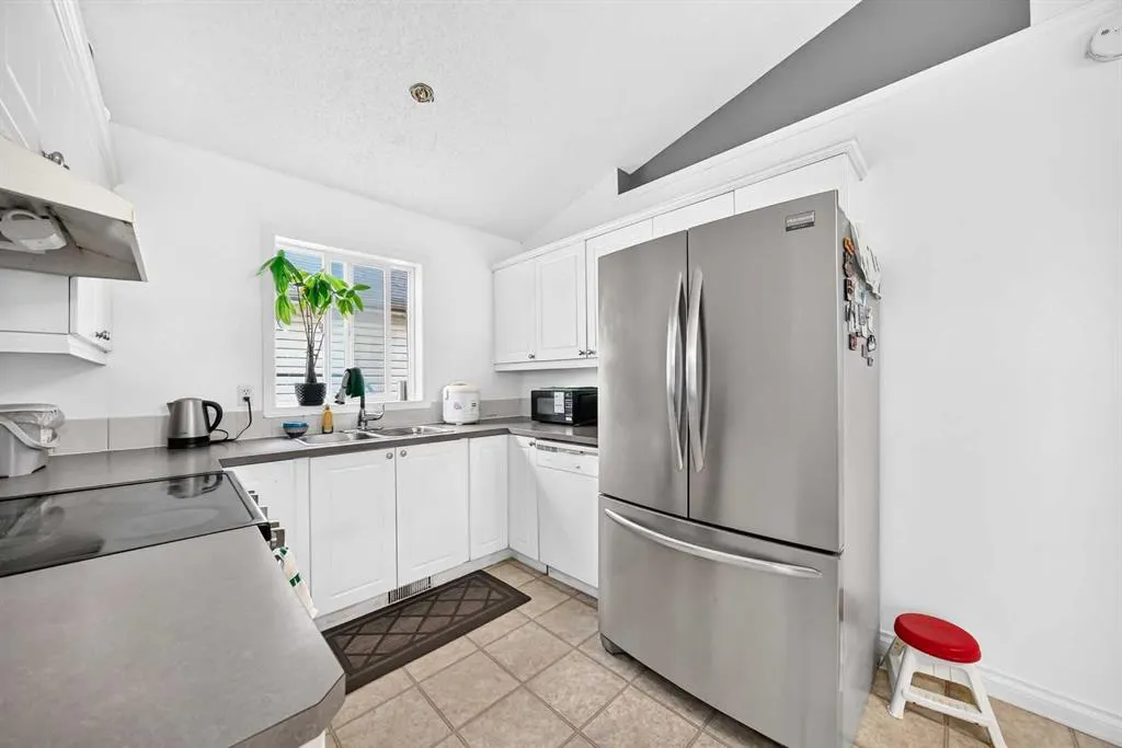 1062 Bridlemeadows Manor SW