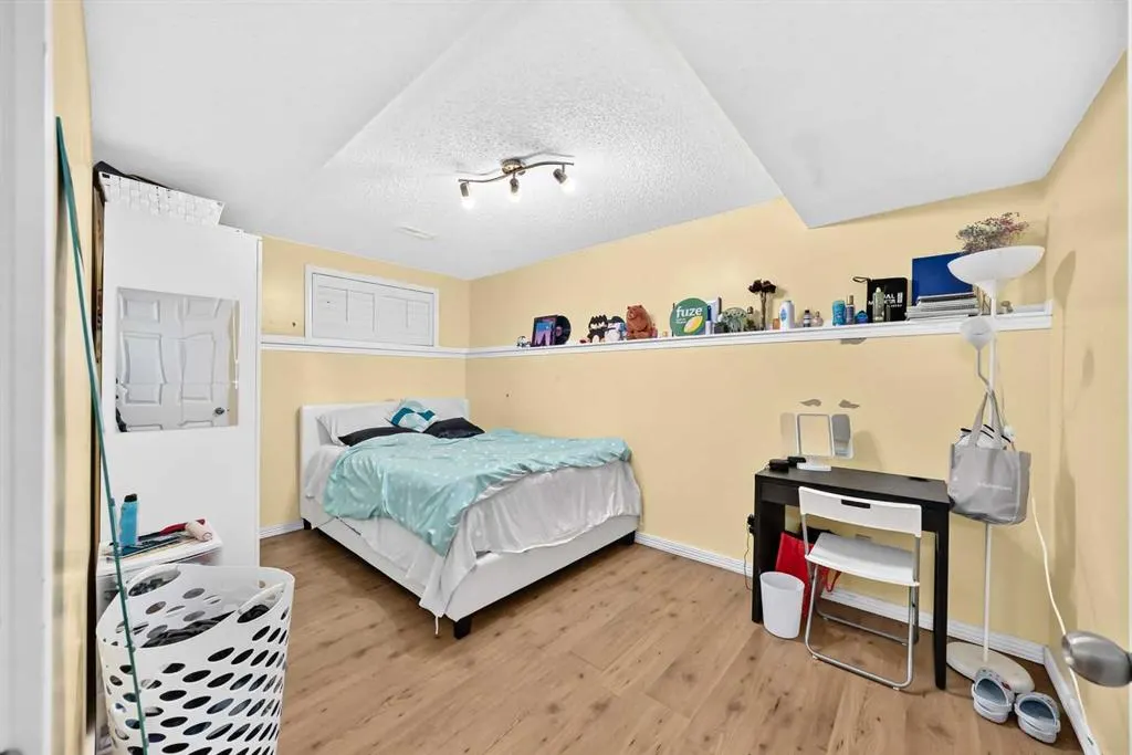 1062 Bridlemeadows Manor SW
