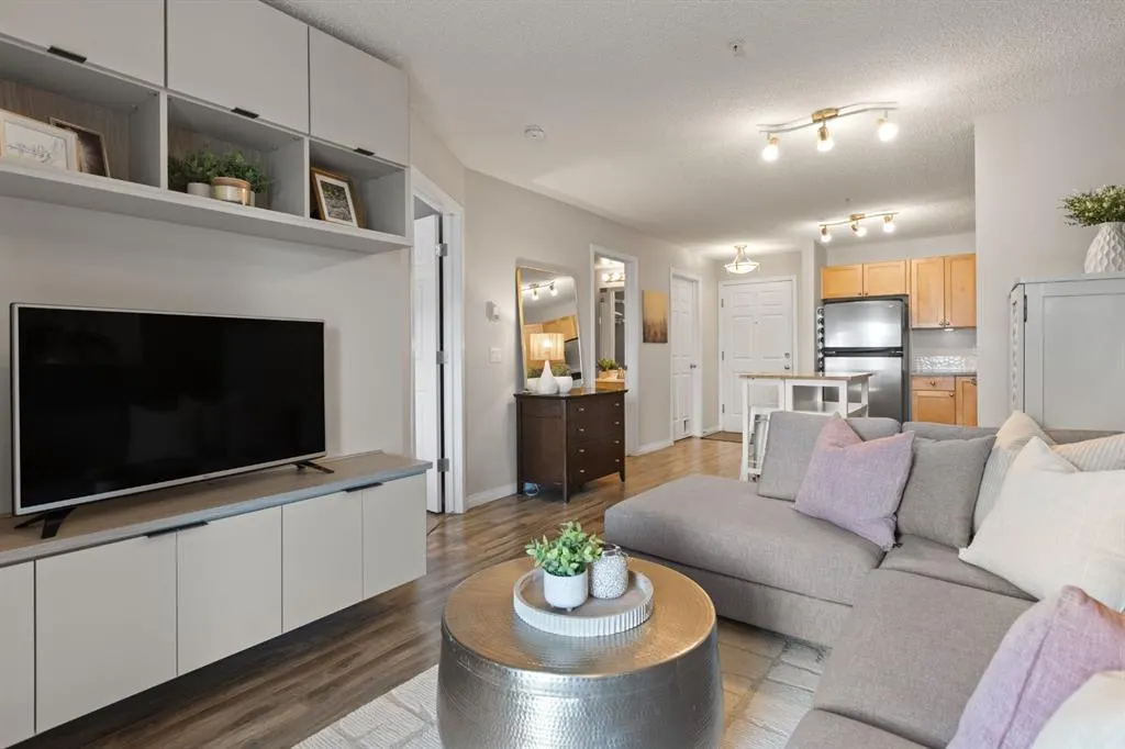 1808 36 Avenue SW #203