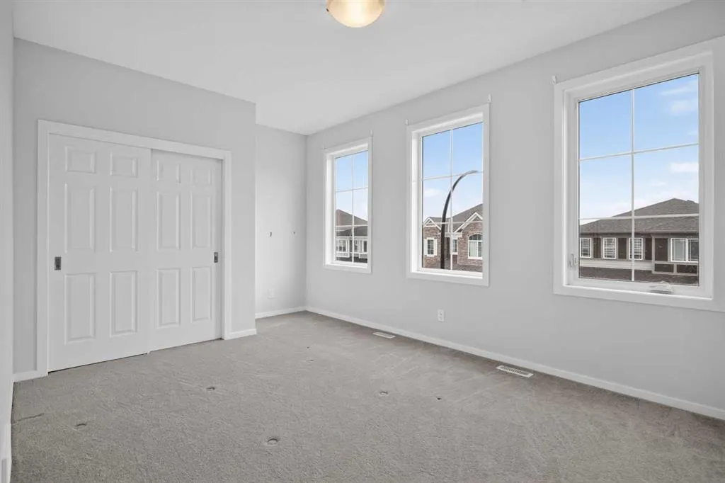 345 Yorkville Road SW