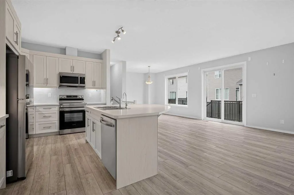 345 Yorkville Road SW