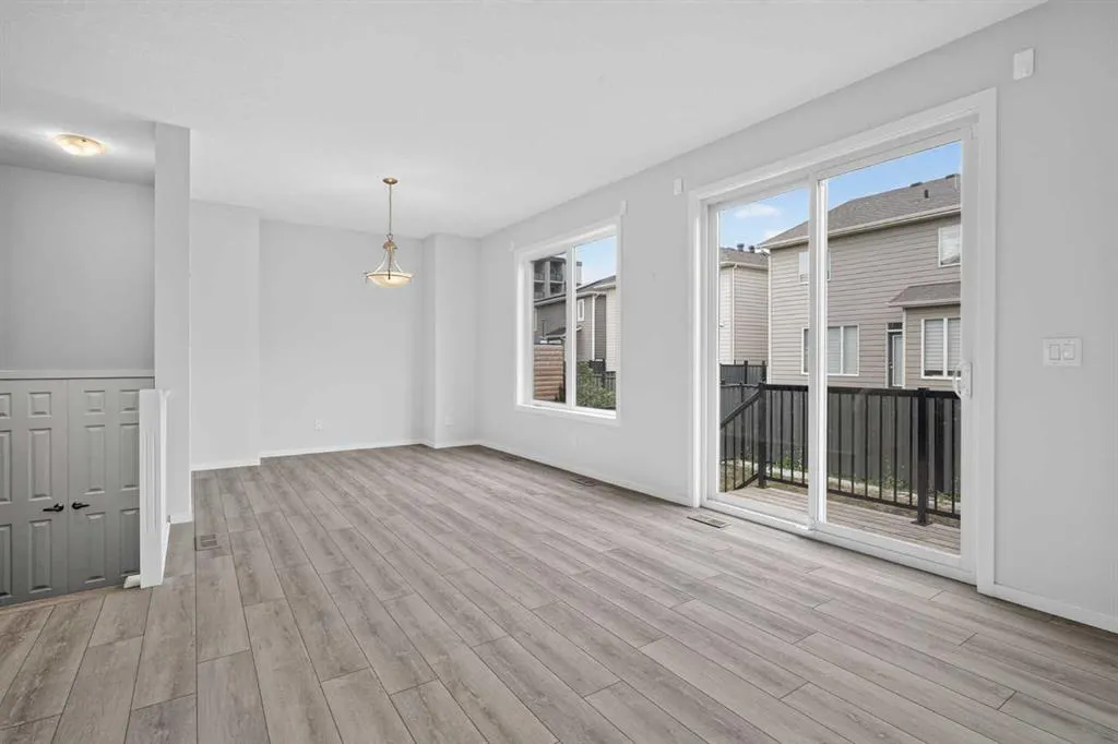 345 Yorkville Road SW