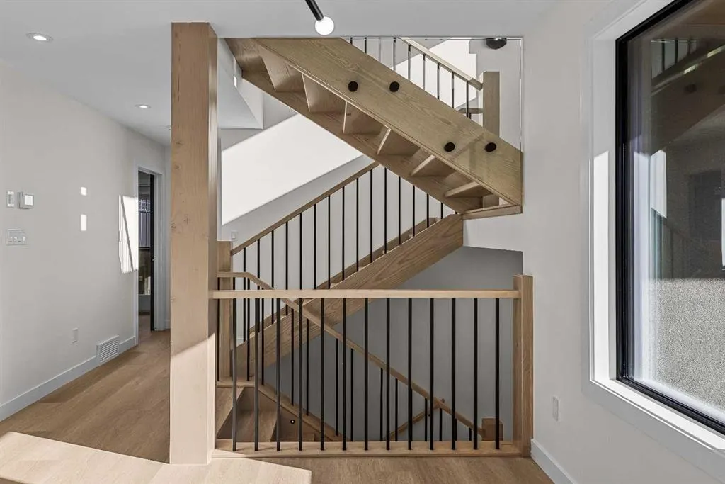 634 A/B 7th Street
