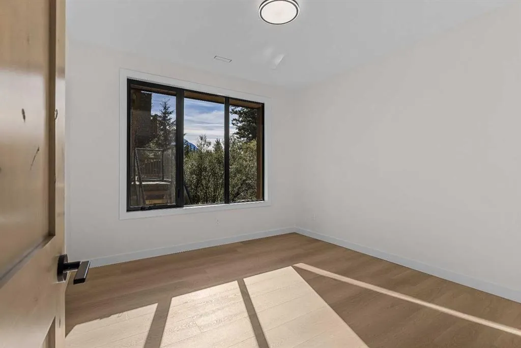 634 A/B 7th Street