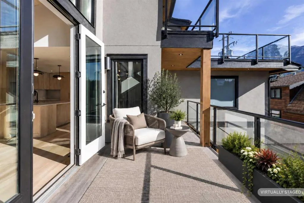 634 A/B 7th Street