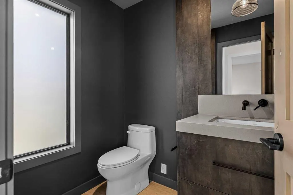 634 A/B 7th Street