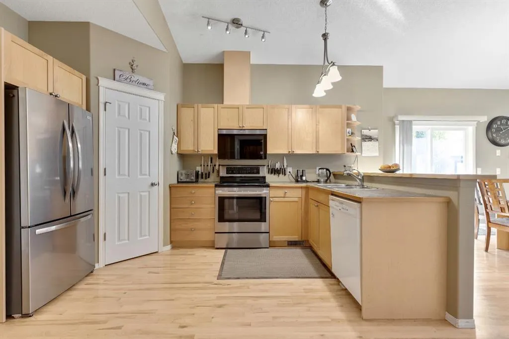 105 Willow Ridge Crescent SW