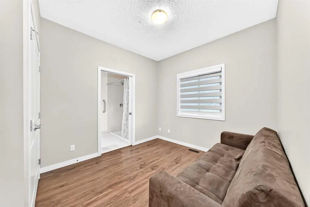 92 Evansfield Place NW