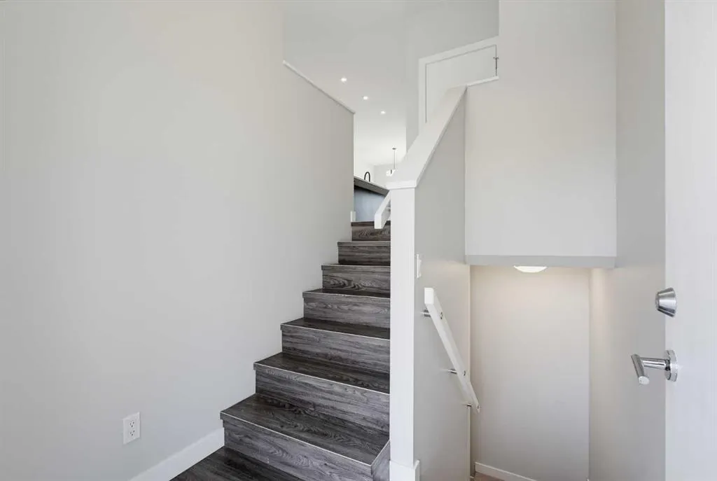 75 Ellington Crescent