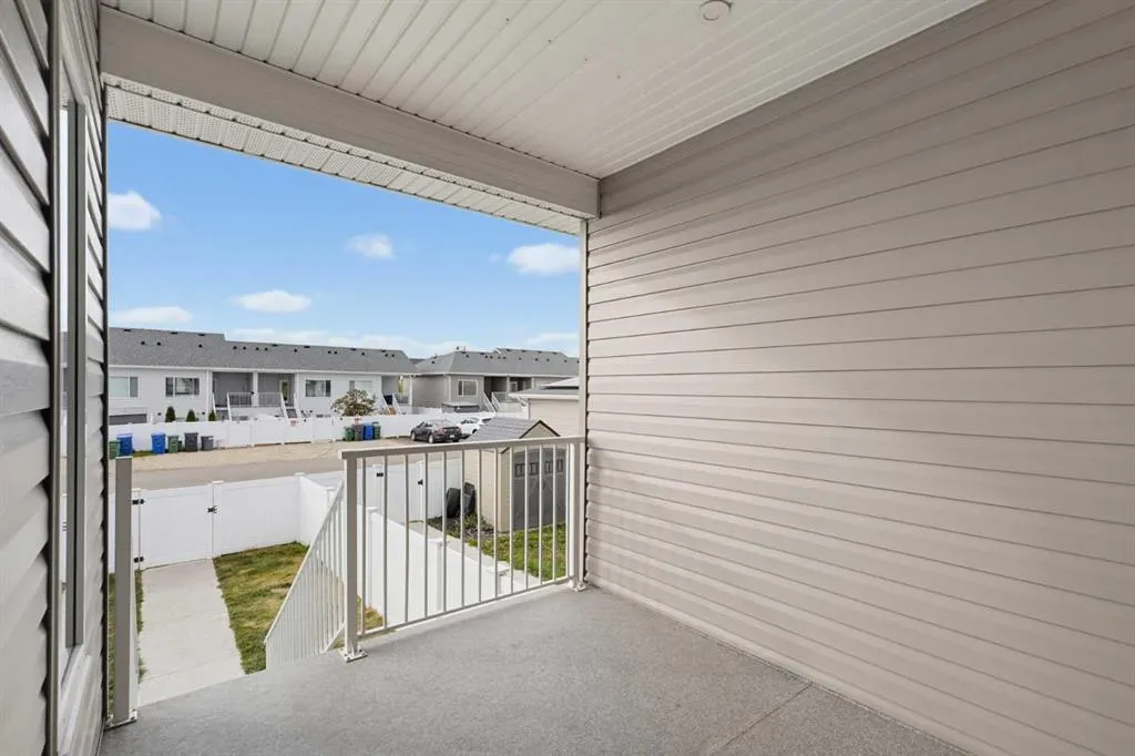 75 Ellington Crescent