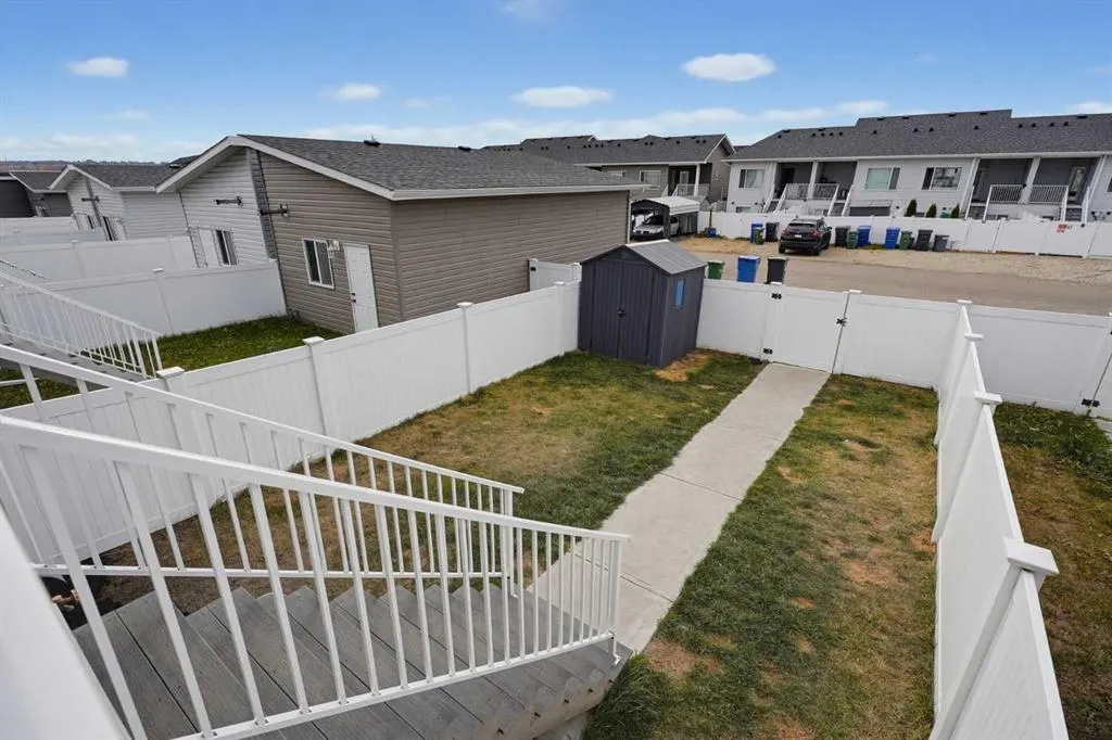 75 Ellington Crescent