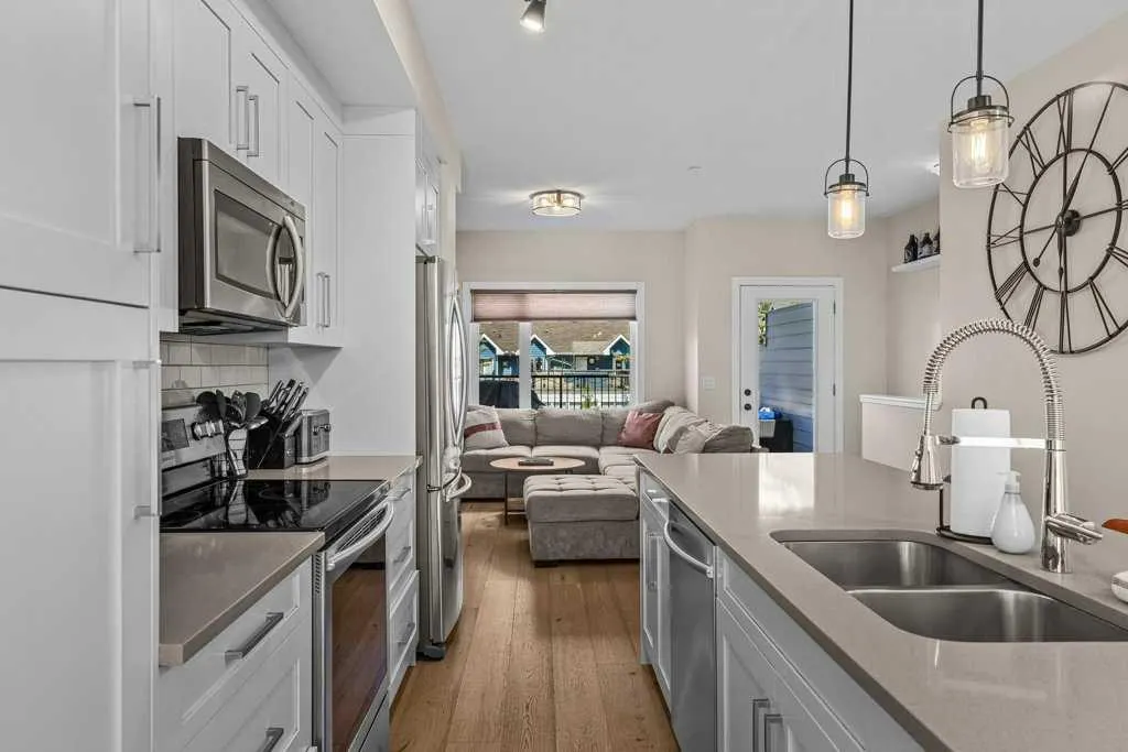 1106 Bow Valley Trail #104