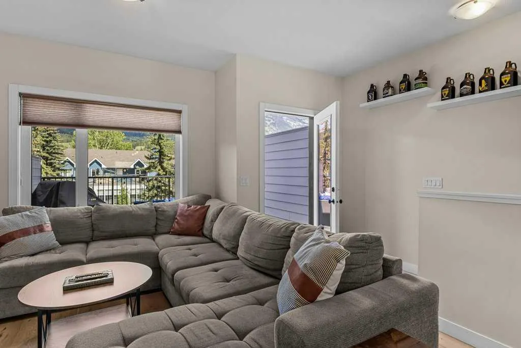 1106 Bow Valley Trail #104