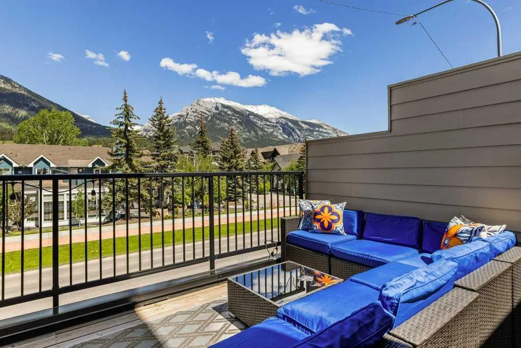 1106 Bow Valley Trail #104