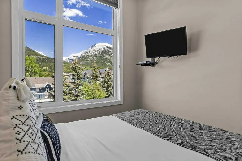 1106 Bow Valley Trail #104