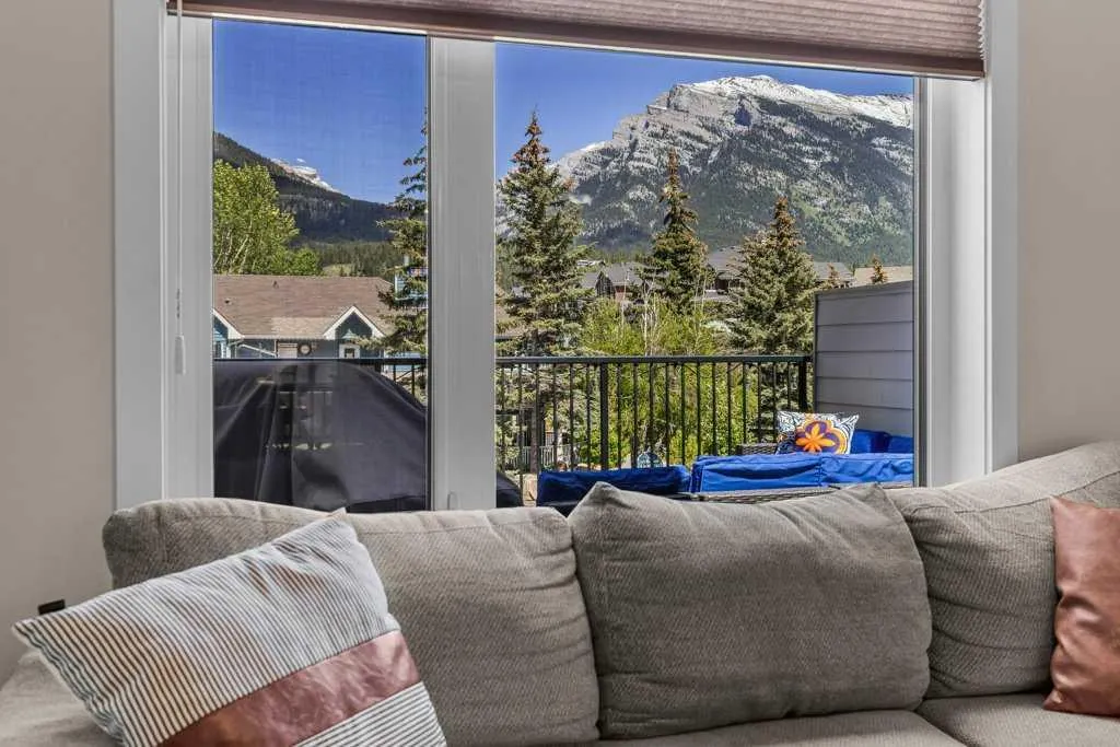 1106 Bow Valley Trail #104