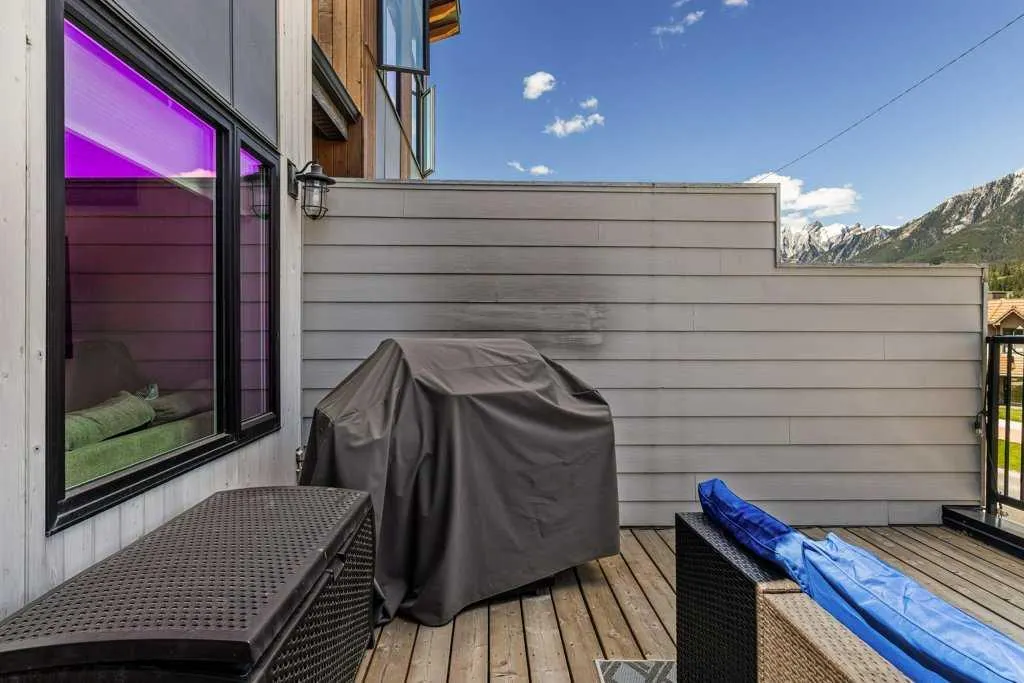 1106 Bow Valley Trail #104