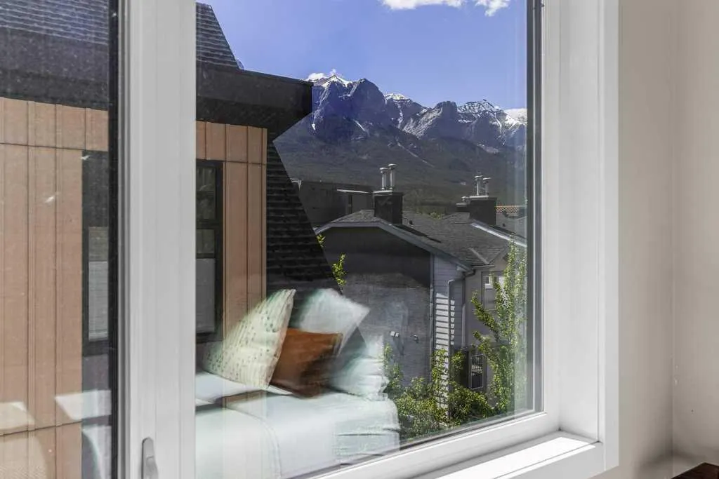 1106 Bow Valley Trail #104