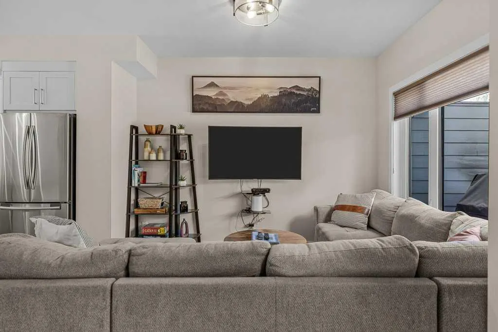 1106 Bow Valley Trail #104