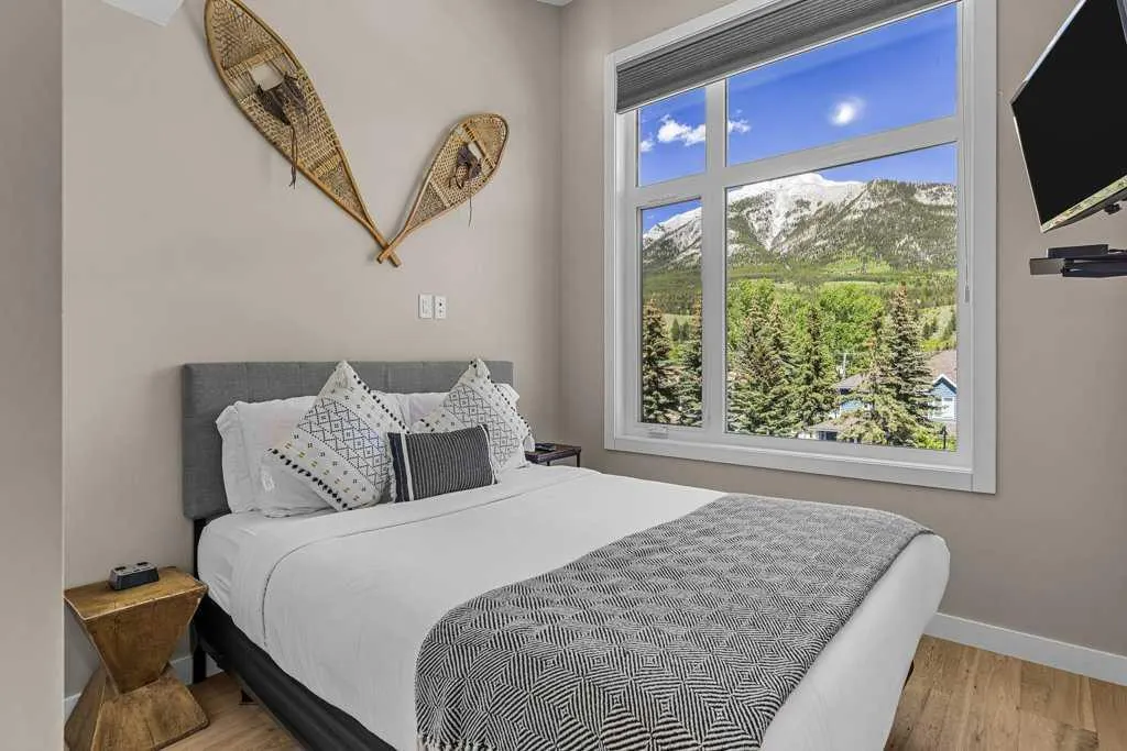 1106 Bow Valley Trail #104
