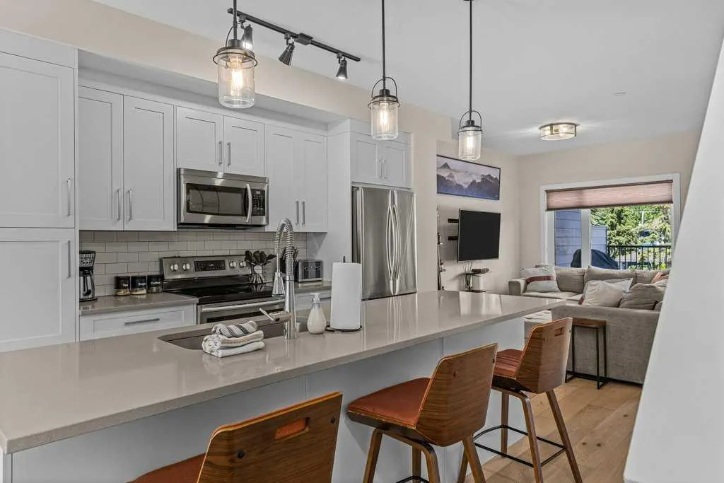 1106 Bow Valley Trail #104