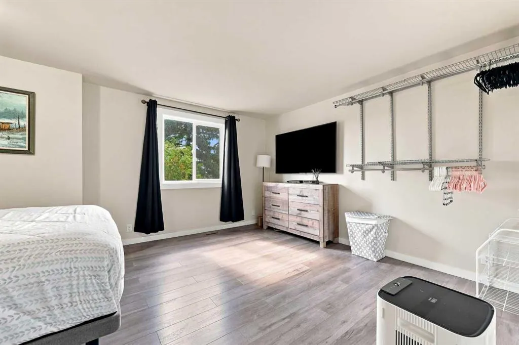 27 Erin Grove Close SE