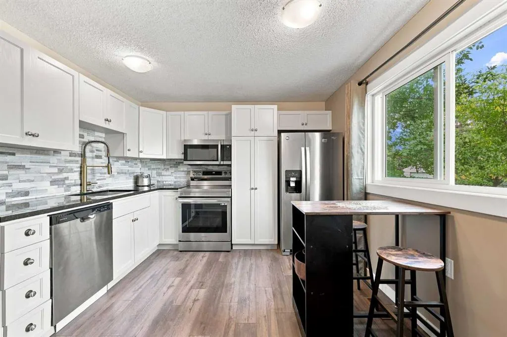 27 Erin Grove Close SE