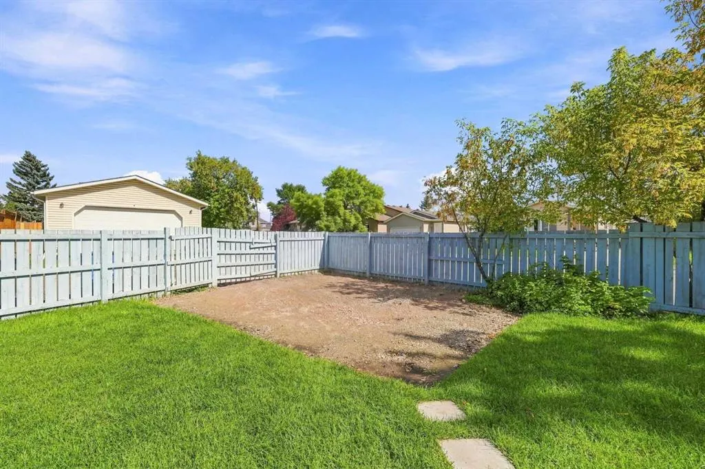 27 Erin Grove Close SE
