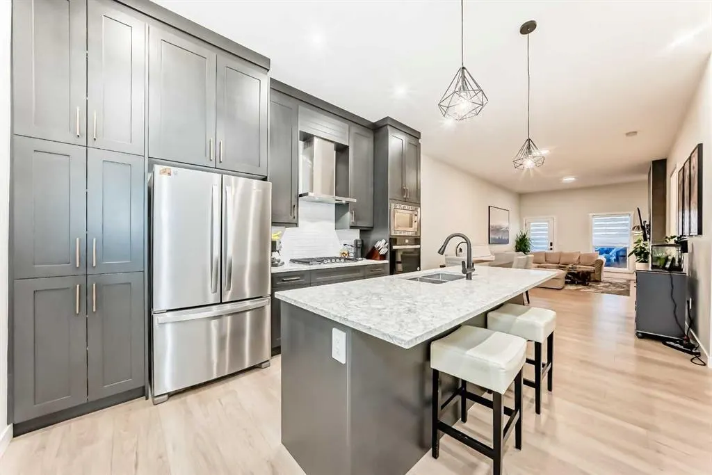 7 wolf Crescent