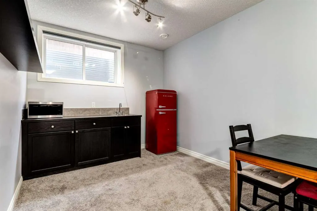 14 Marquis Heights SE