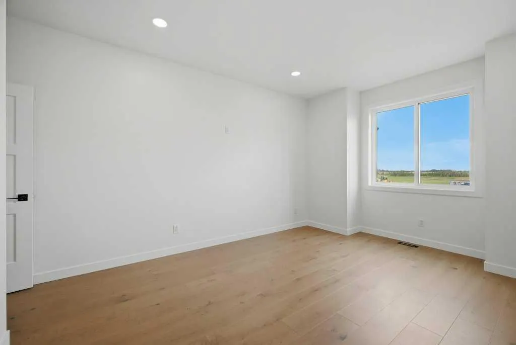 37 Maclean Close