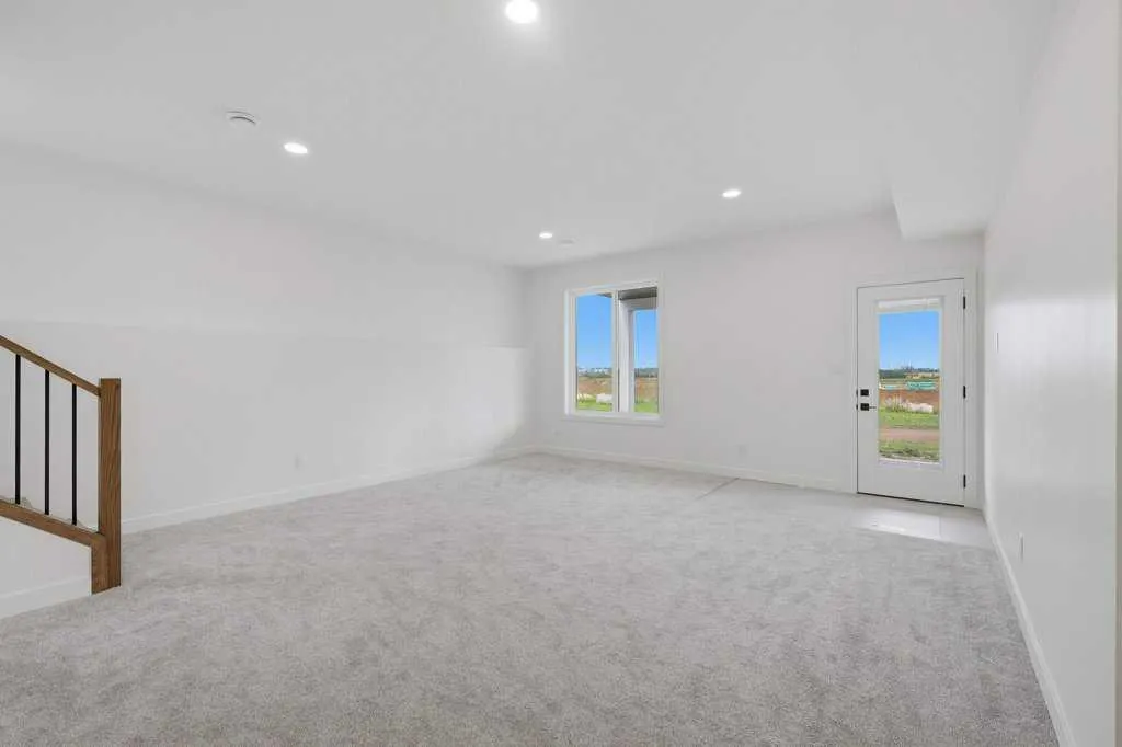 37 Maclean Close