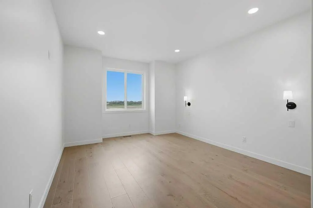 37 Maclean Close
