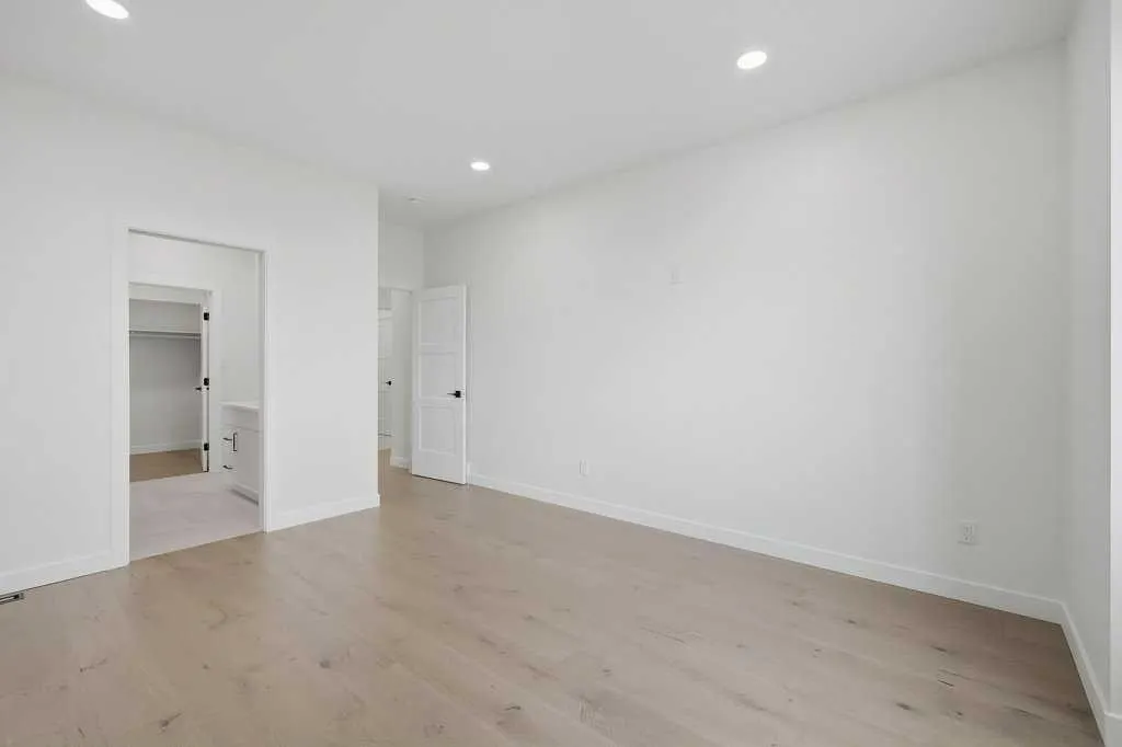 37 Maclean Close