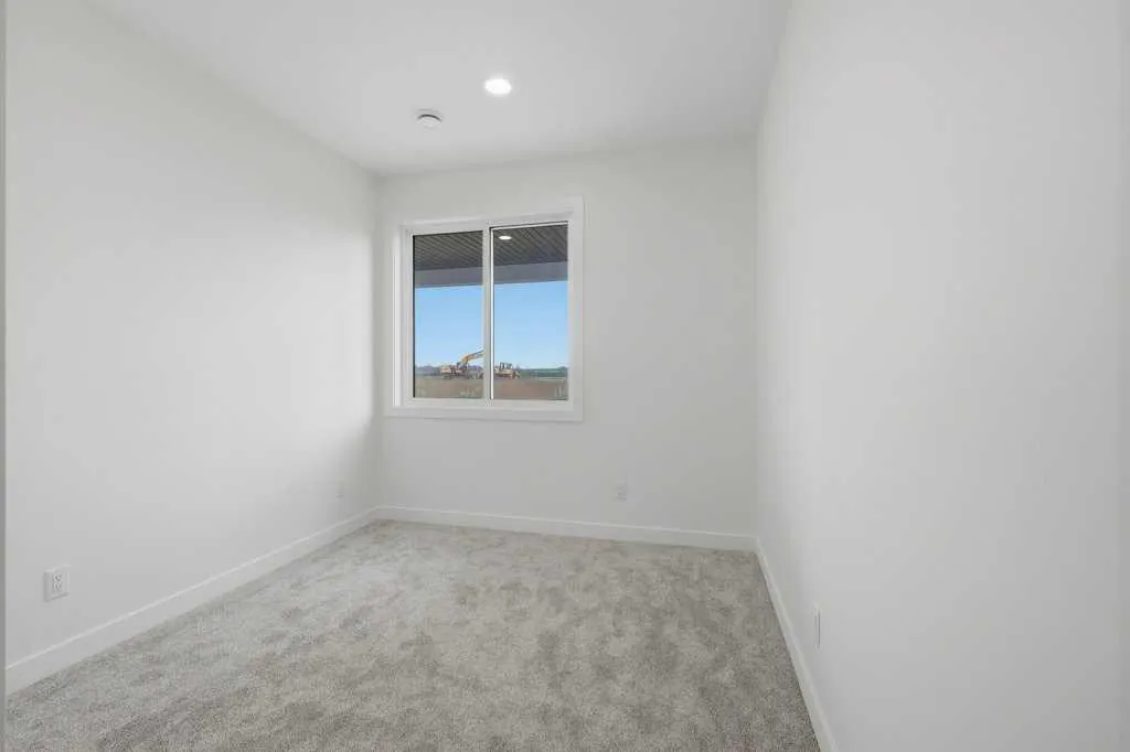 37 Maclean Close
