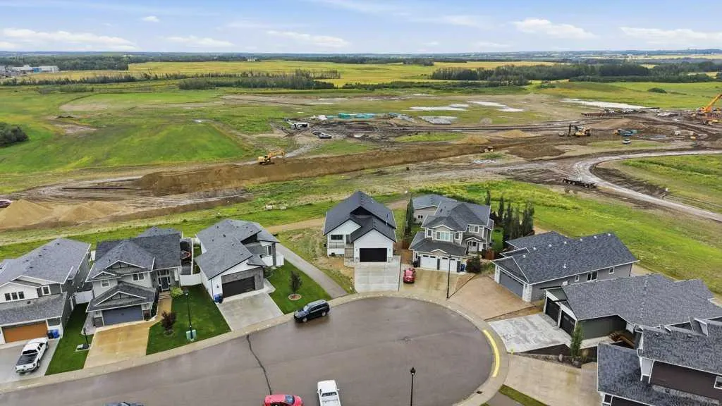 37 Maclean Close