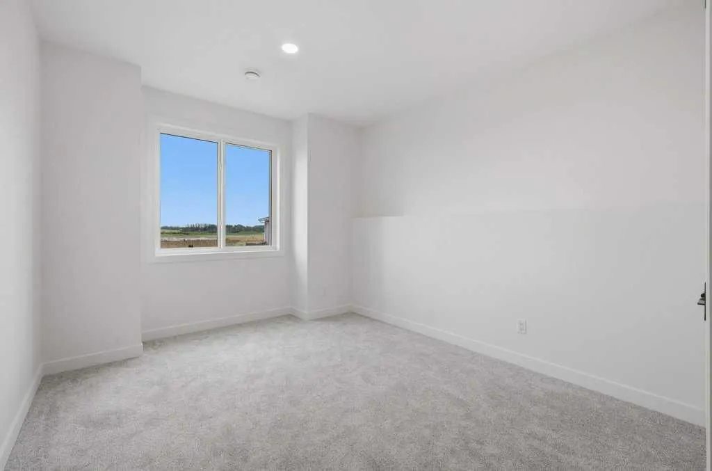 37 Maclean Close