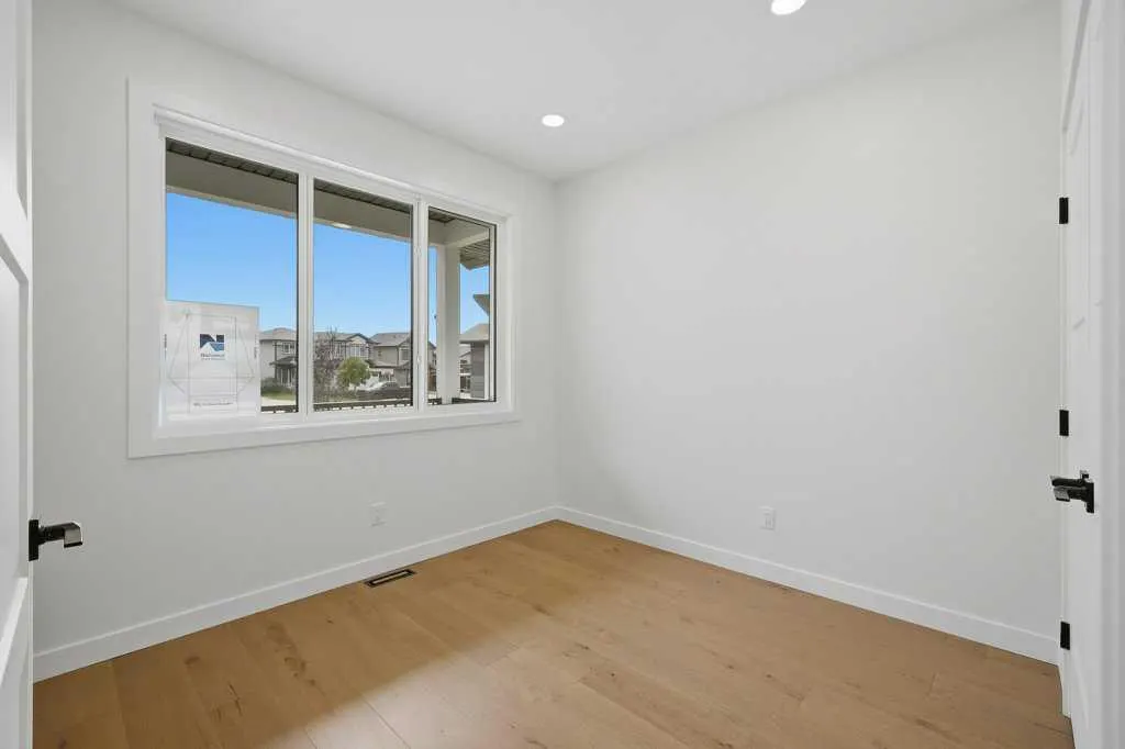 37 Maclean Close